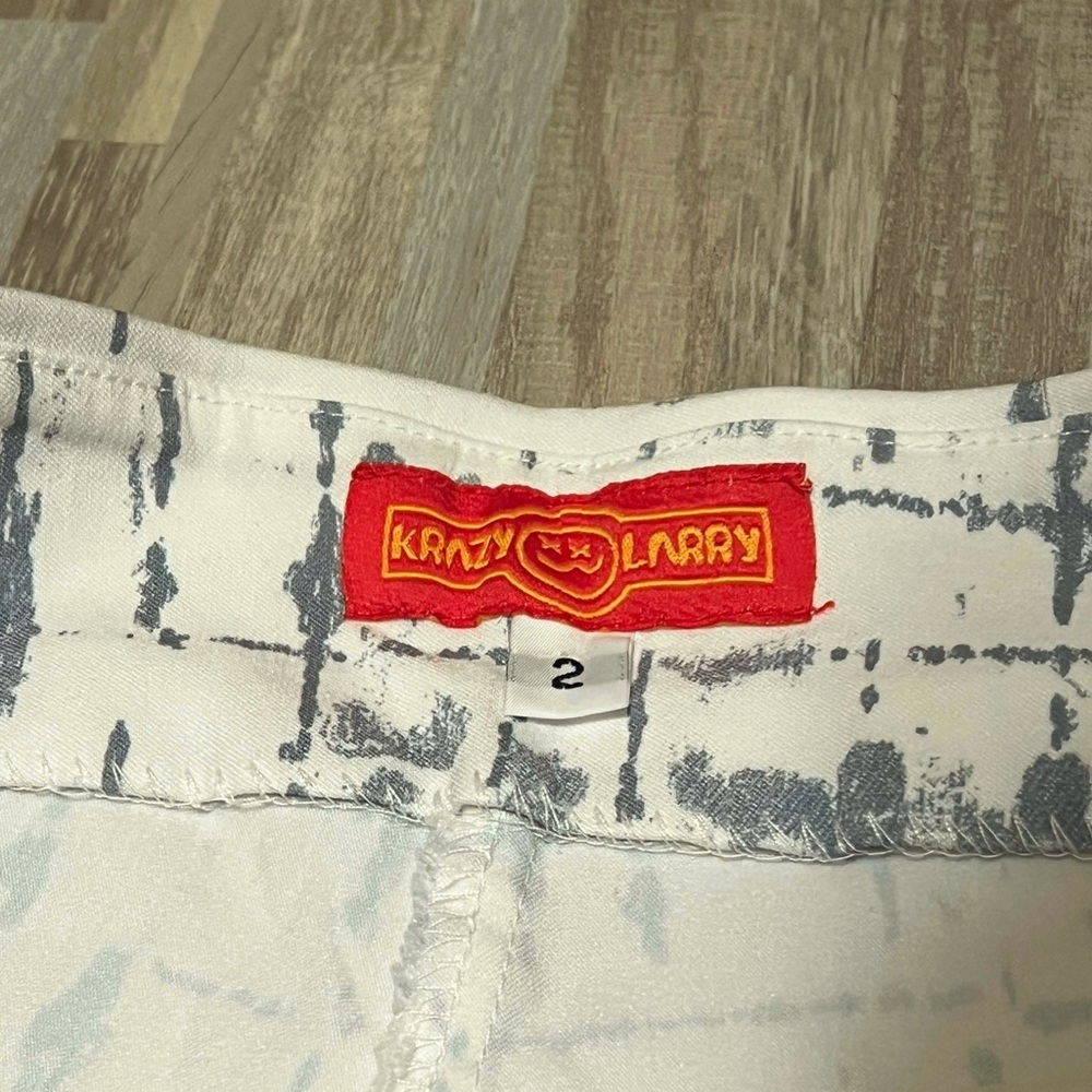 Krazy Larry Women Pull-On Ankle Stretch Pant White Gray Paint Cement Lines Sz 2 - Picture 6 of 7